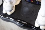 AJ-Sports Trilplaat - Trilplaat fitness - Powerplate - Inclusief weerstandsbanden en handvatten - 5 trainingsprogramma's - 99 snelheid niveaus - Met bluetooth muziek - Trainingsapparatuur voor uithoudingstraining - Zwart - Afbeelding 6